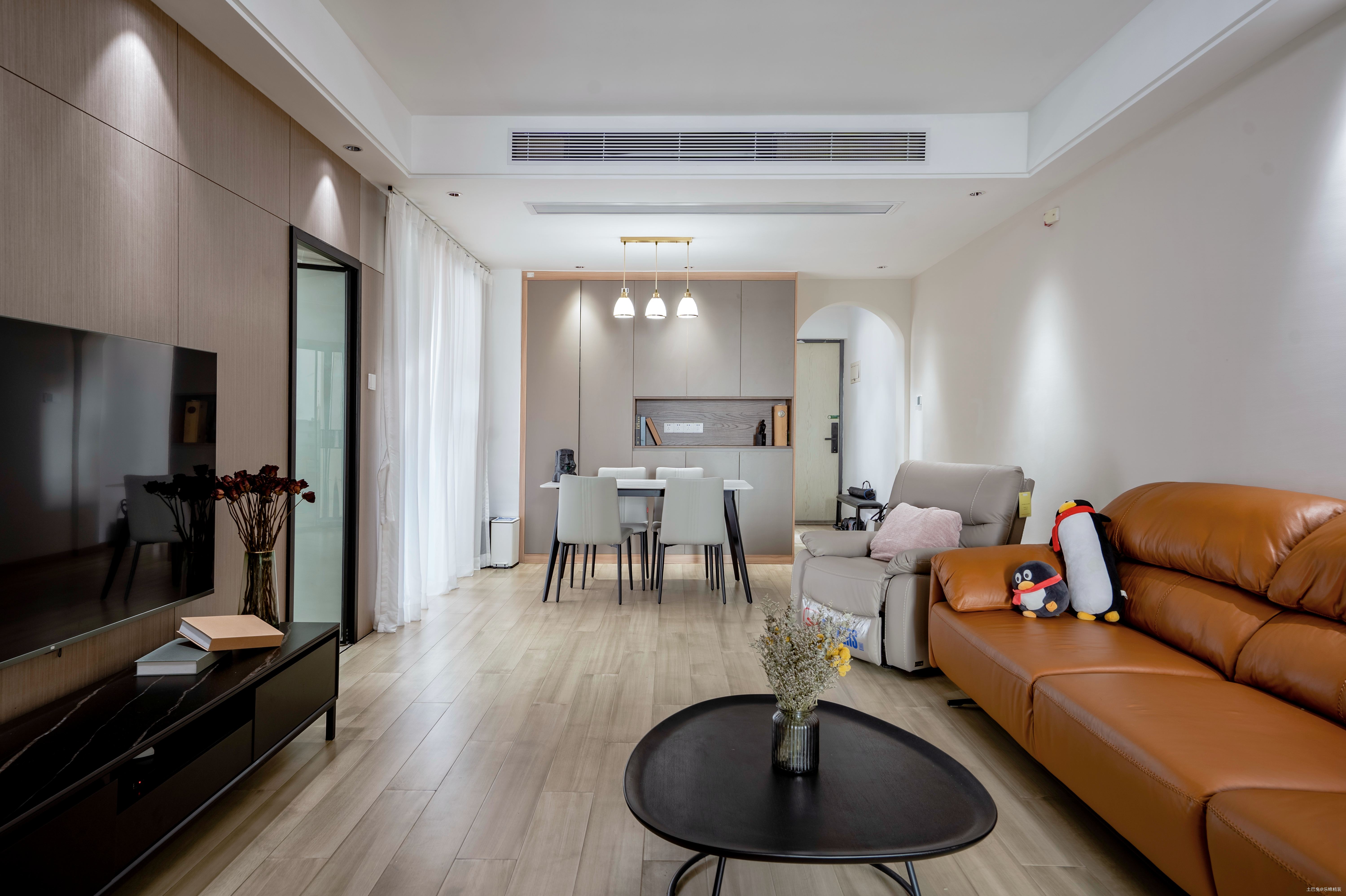 现代简约风格.jpeg 现代简约风格.jpeg