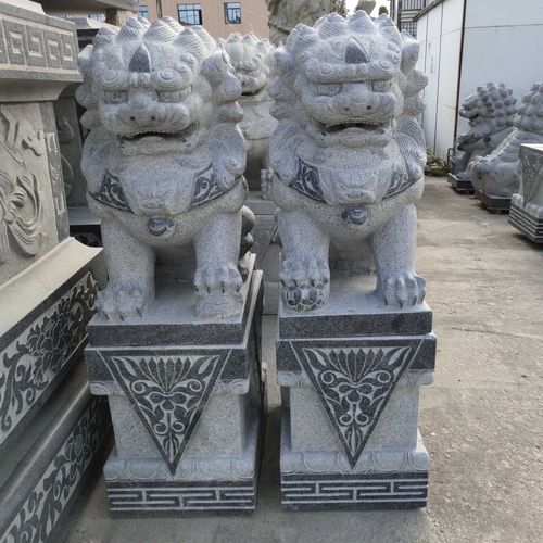 农村门口石狮子.jpeg 农村门口石狮子.jpeg