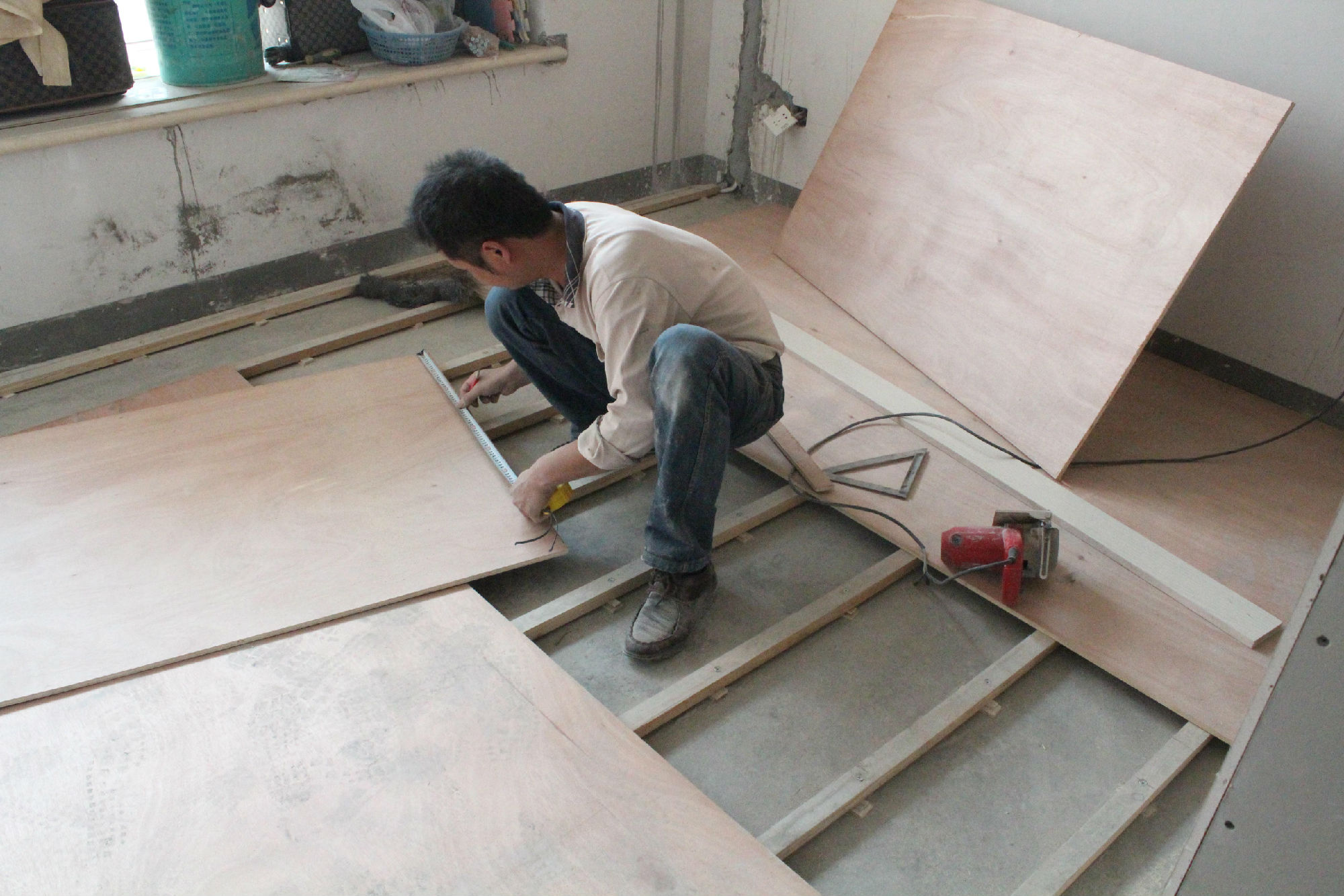 木龙骨固定.jpg 木龙骨固定.jpg