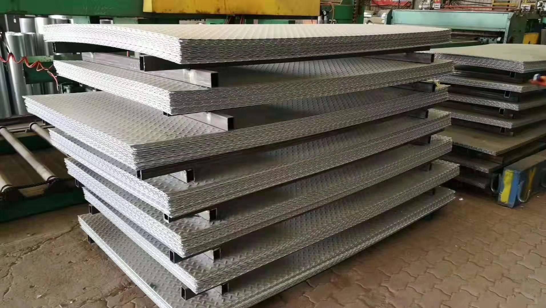 花纹钢板必须了解的知识有哪些 (1).jpeg 花纹钢板必须了解的知识有哪些 (1).jpeg