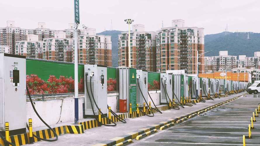 电动汽车充电桩的正确使用方法.jpeg 电动汽车充电桩的正确使用方法.jpeg