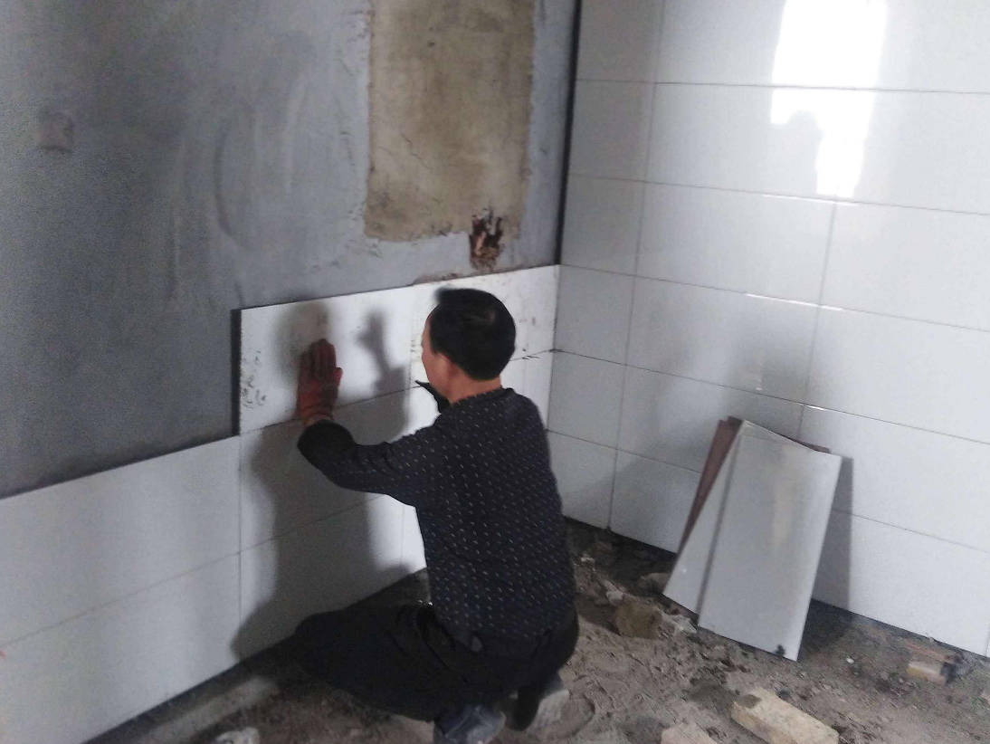 贴地板砖用什么胶.png 贴地板砖用什么胶.png