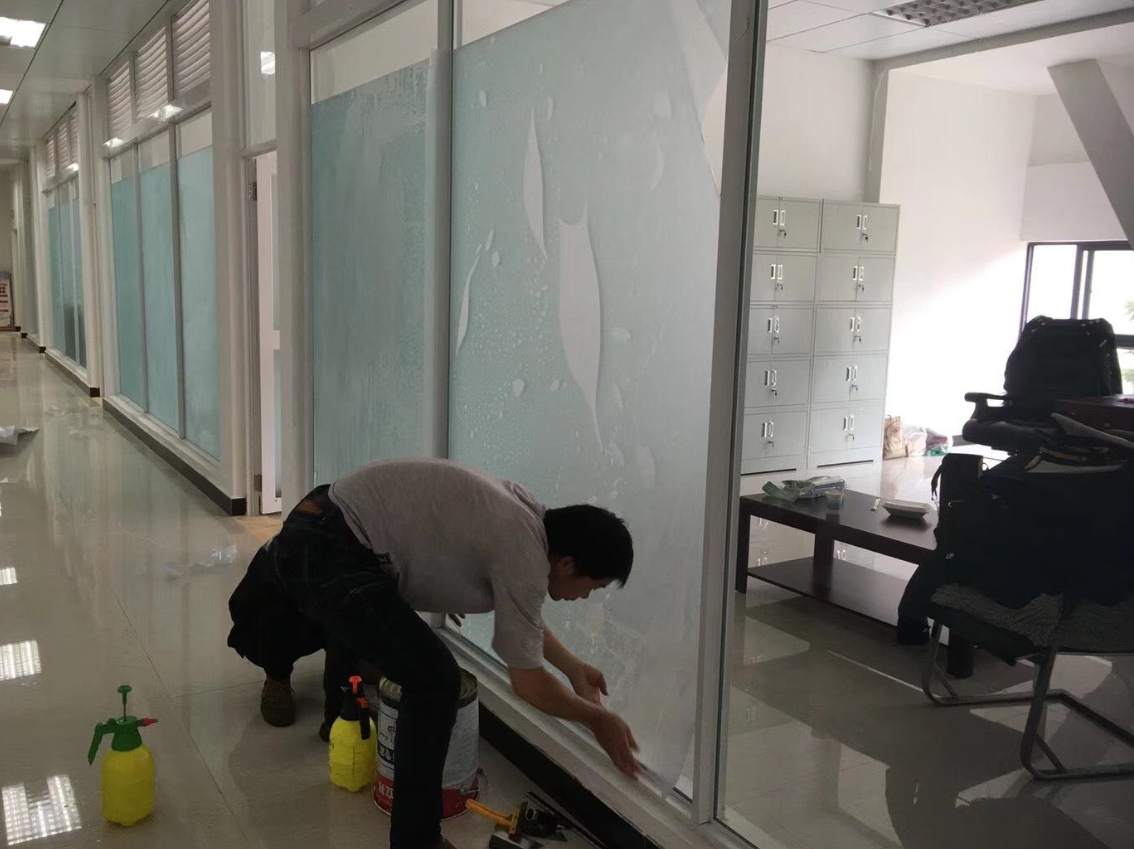 玻璃贴纸有什么优点.png 玻璃贴纸有什么优点.png