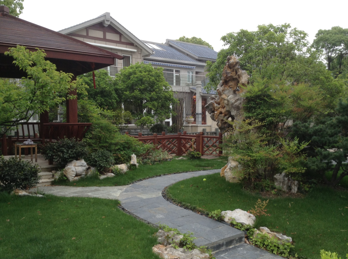 小型别墅花园设计多个小亮点.png 小型别墅花园设计多个小亮点.png