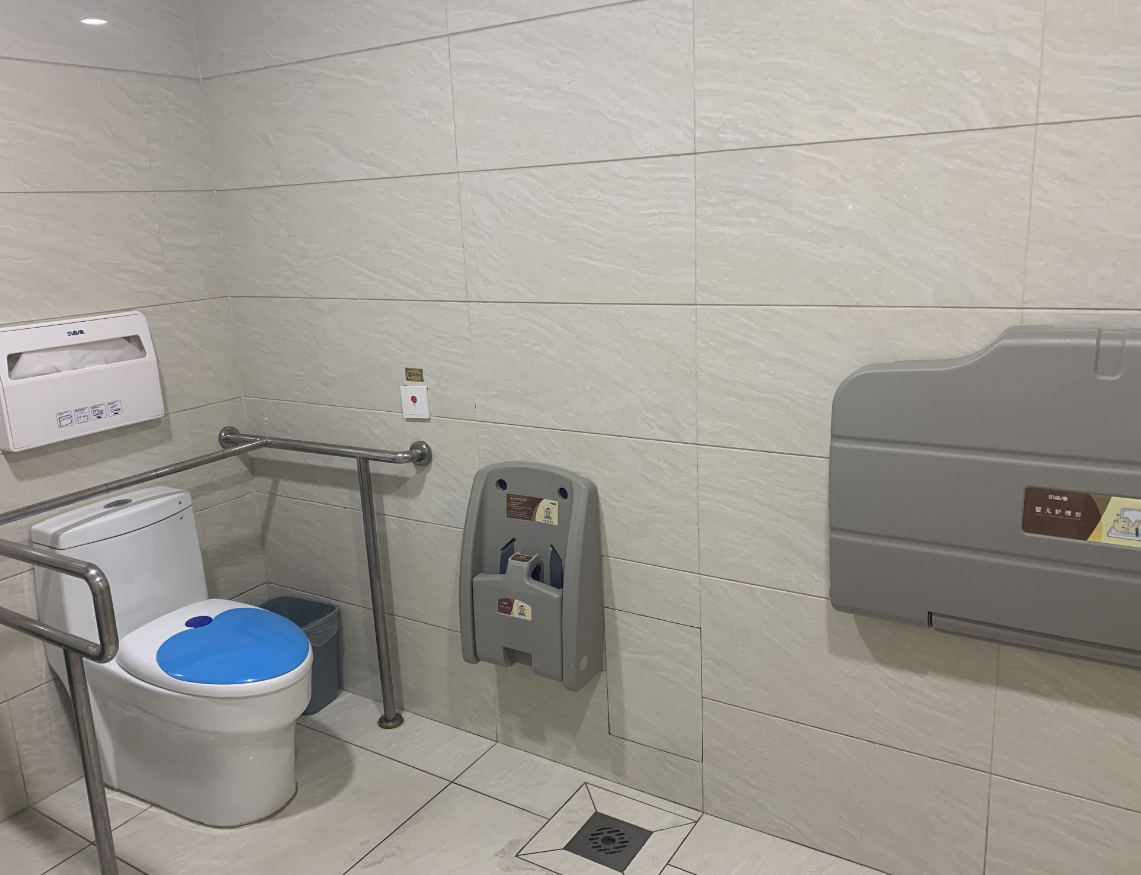无障碍卫生间标准尺寸 (2).png 无障碍卫生间标准尺寸 (2).png