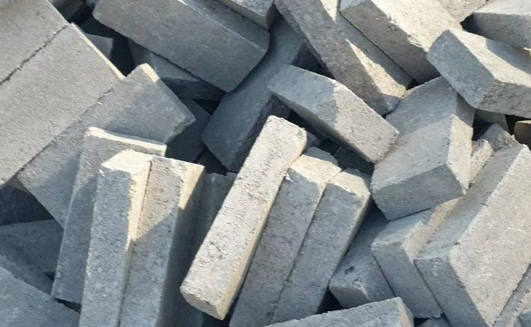 水泥砖的特点 .png 水泥砖的特点 .png