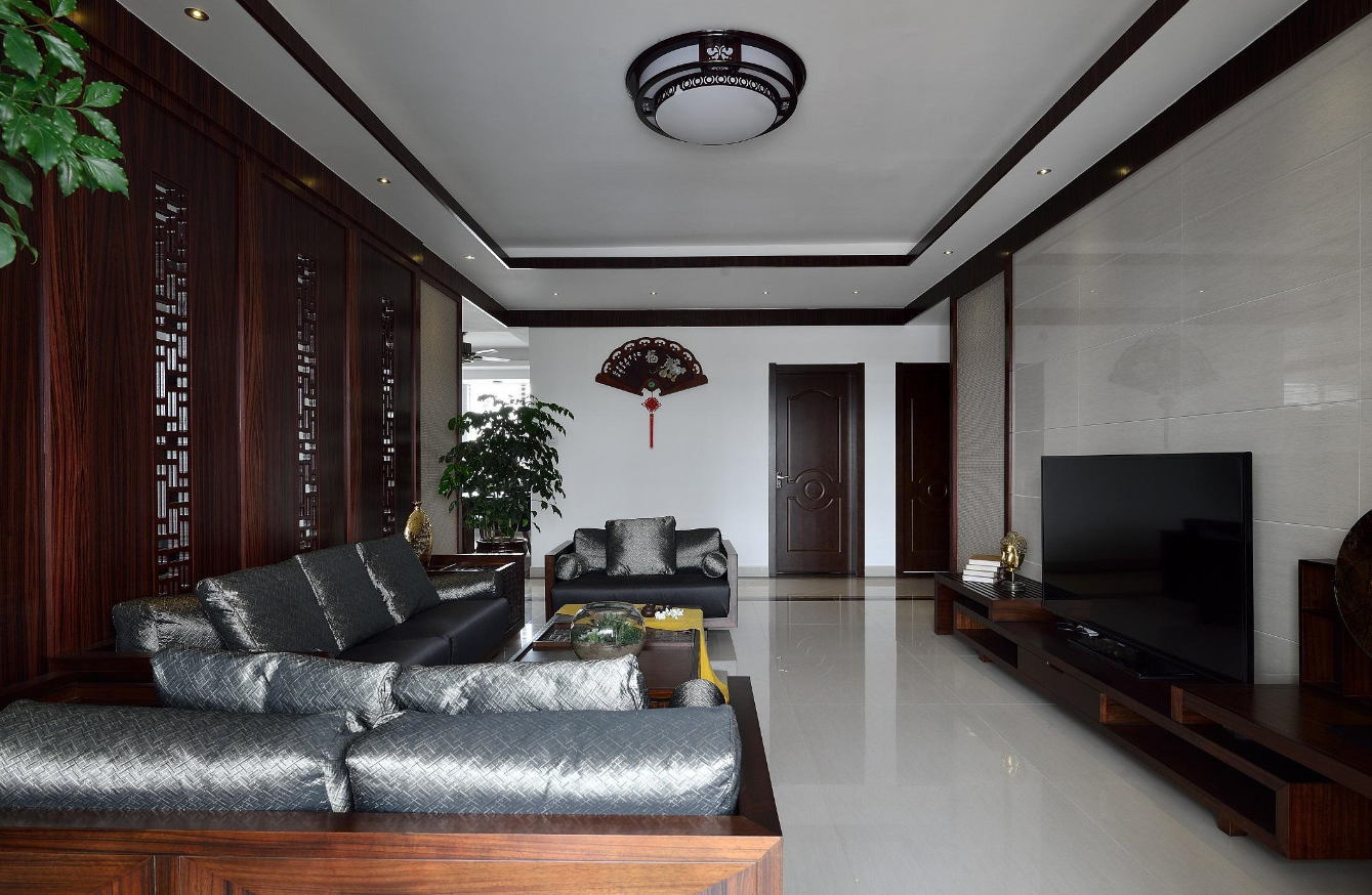 钛金装饰线条的优点.png 钛金装饰线条的优点.png