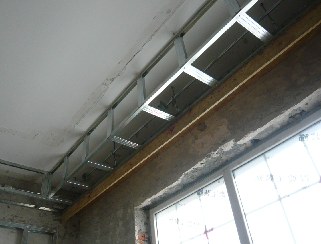 轻钢龙骨吊顶安装有哪些注意事项 (2).png 轻钢龙骨吊顶安装有哪些注意事项 (2).png