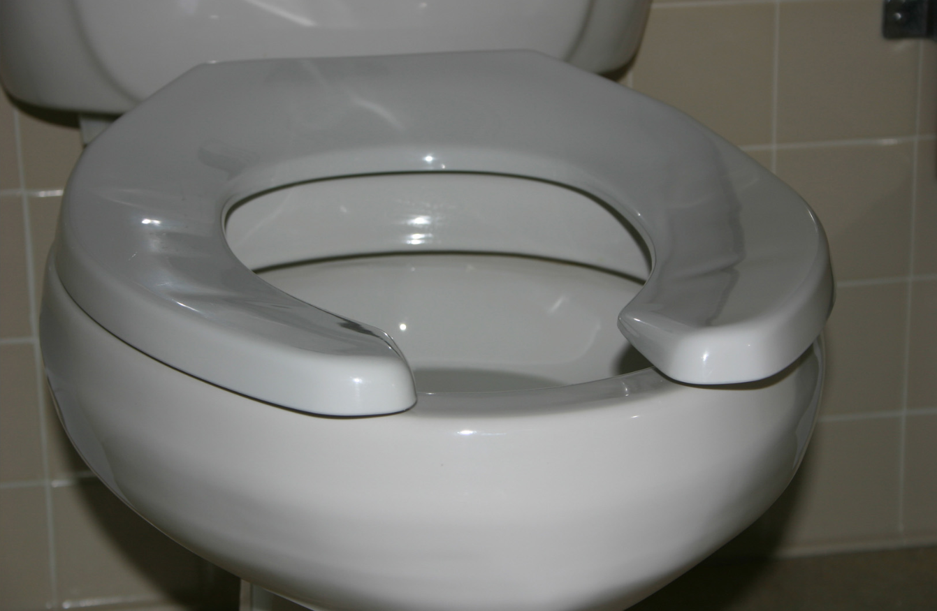 马桶圈坏了怎么换?.png 马桶圈坏了怎么换?.png