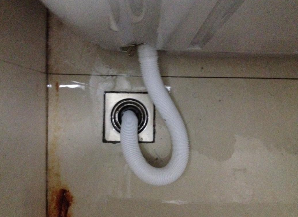 地漏堵塞导致下水慢,用这3种方法来解决 (2).png 地漏堵塞导致下水慢,用这3种方法来解决 (2).png
