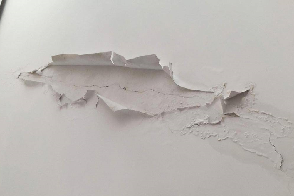 墙面掉皮的处理办法.png 墙面掉皮的处理办法.png