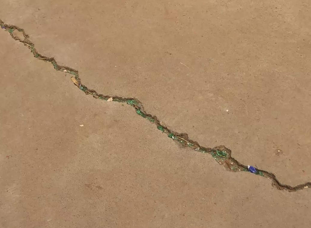 为什么会出现裂缝.png 为什么会出现裂缝.png