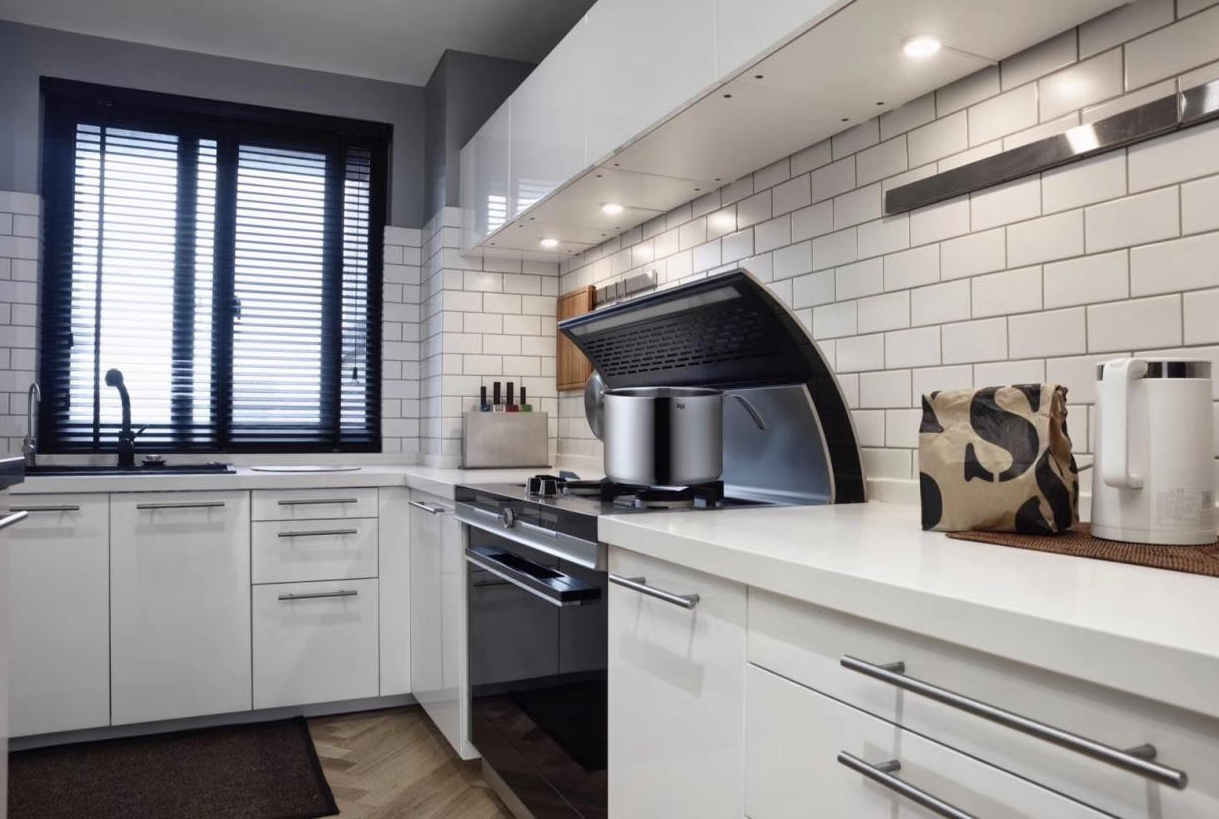 最常见的3米的厨房台面,那橱柜下面还能放置哪些东西?.png 最常见的3米的厨房台面,那橱柜下面还能放置哪些东西?.png