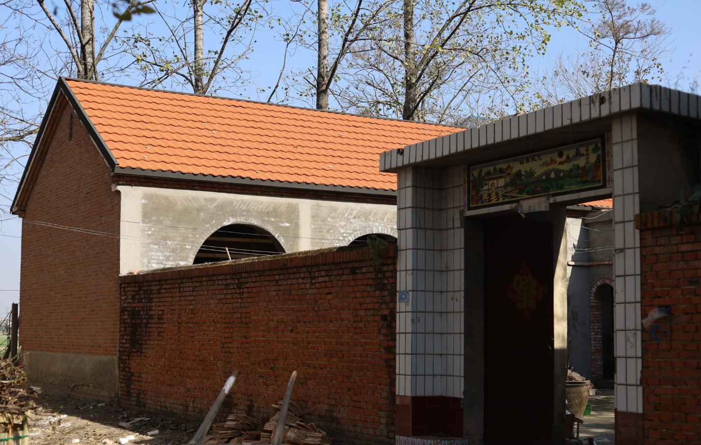 如今的农村越来越多推崇坡顶的风格.png 如今的农村越来越多推崇坡顶的风格.png