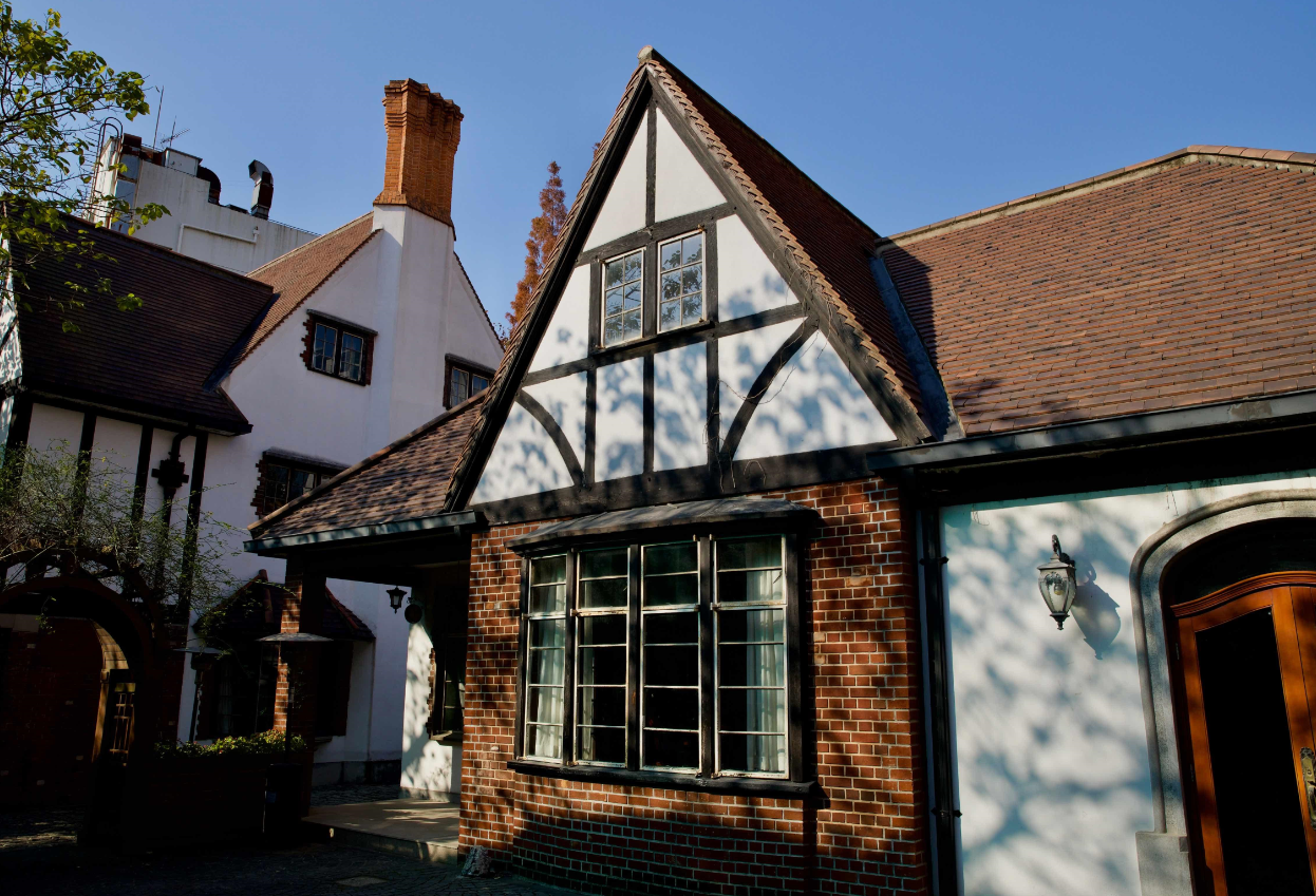 农村盖房是坡屋顶好还是平屋顶好? (2).png 农村盖房是坡屋顶好还是平屋顶好? (2).png